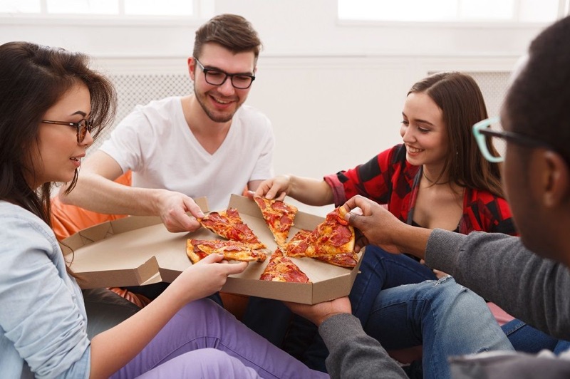 5 MOTIVI PER CUI LA PIZZA PIACE A TUTTI (O QUASI)